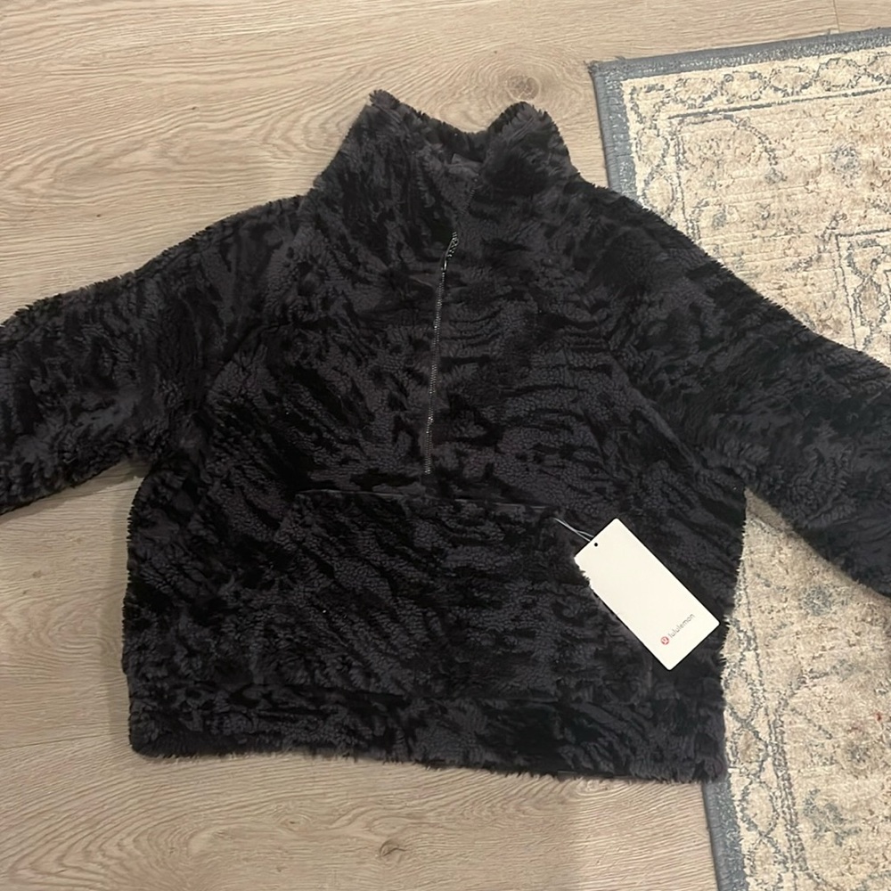 NWT lululemon fleece scuba
